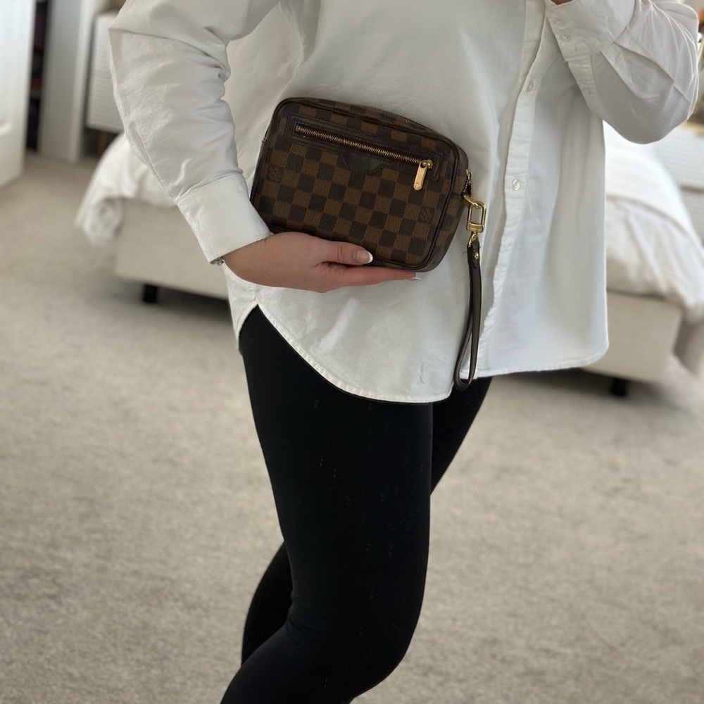 Louis Vuitton Damier Pochette Bie Macau Second Bag
Clutch Bag****AUTHENTIC***** - Picture 8 of 11